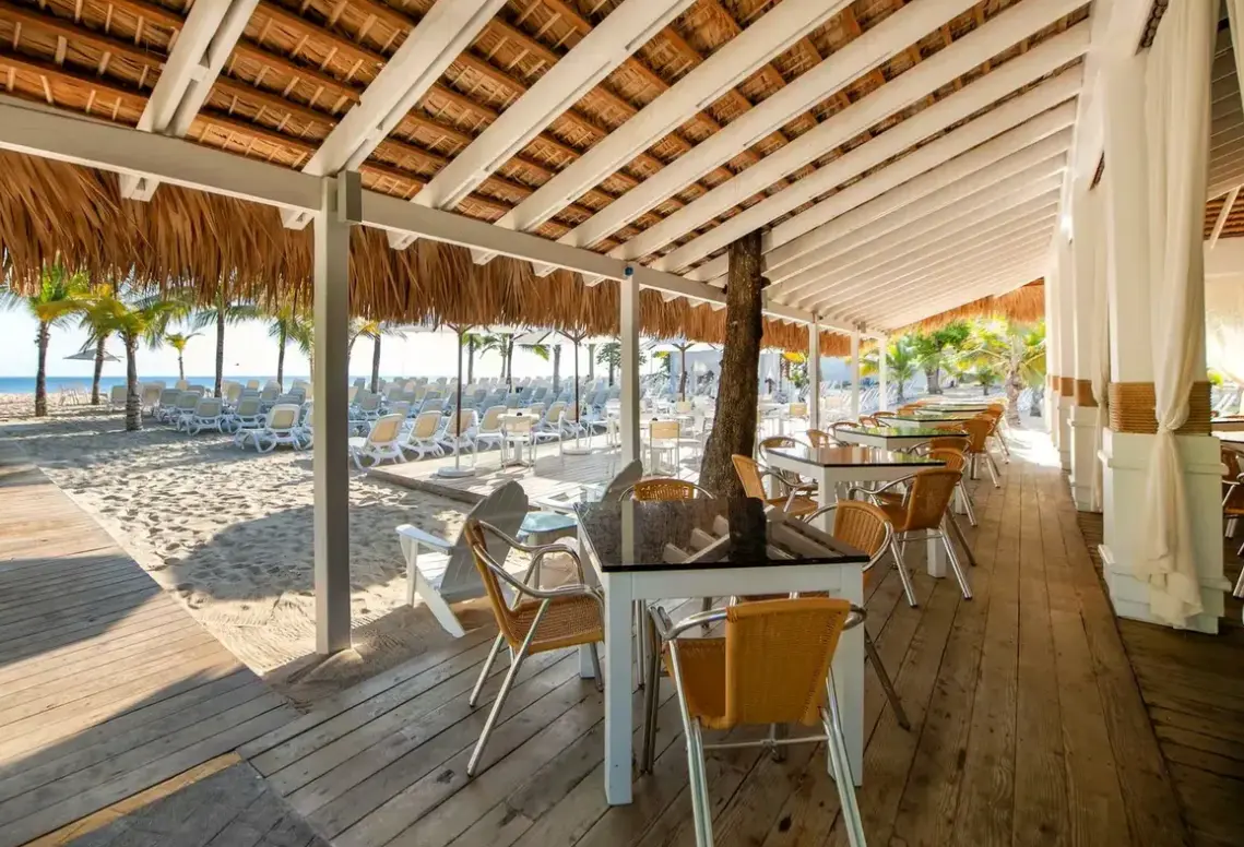 Plaża przy hotelu Viva Heavens By Wyndham