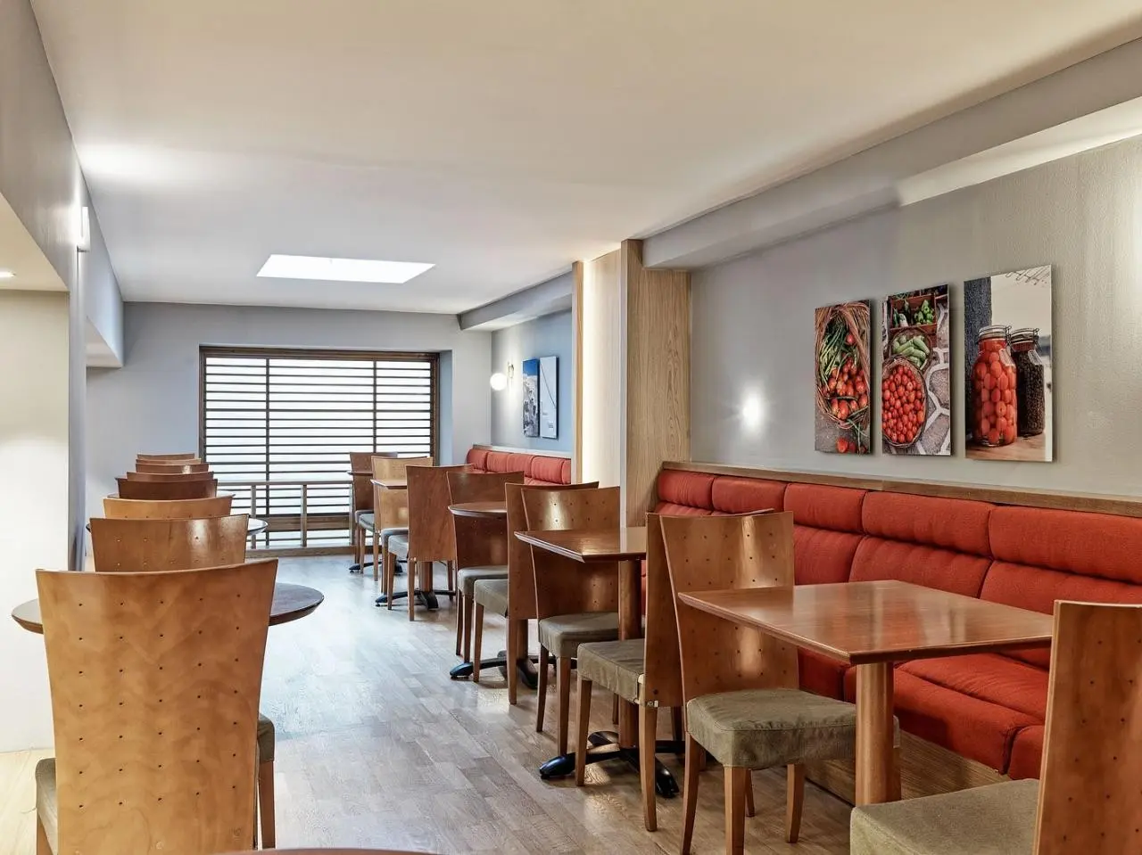 Restauracja i jedzenie w hotelu Achilleas Hotel