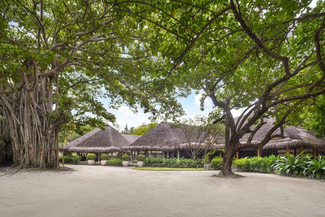 Adaaran Select Meedhupparu — ADAARAN SELECT HUDHURANFUSHI