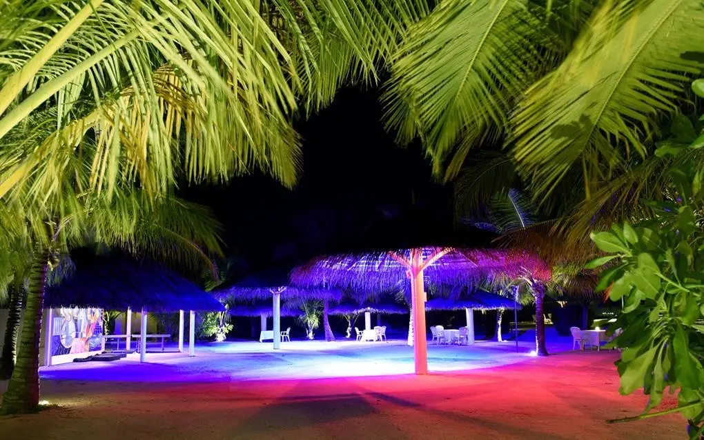 Adaaran Select Meedhupparu — ADAARAN SELECT HUDHURANFUSHI