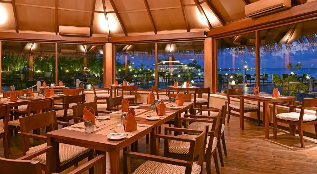 Adaaran Select Meedhupparu — ADAARAN SELECT HUDHURANFUSHI