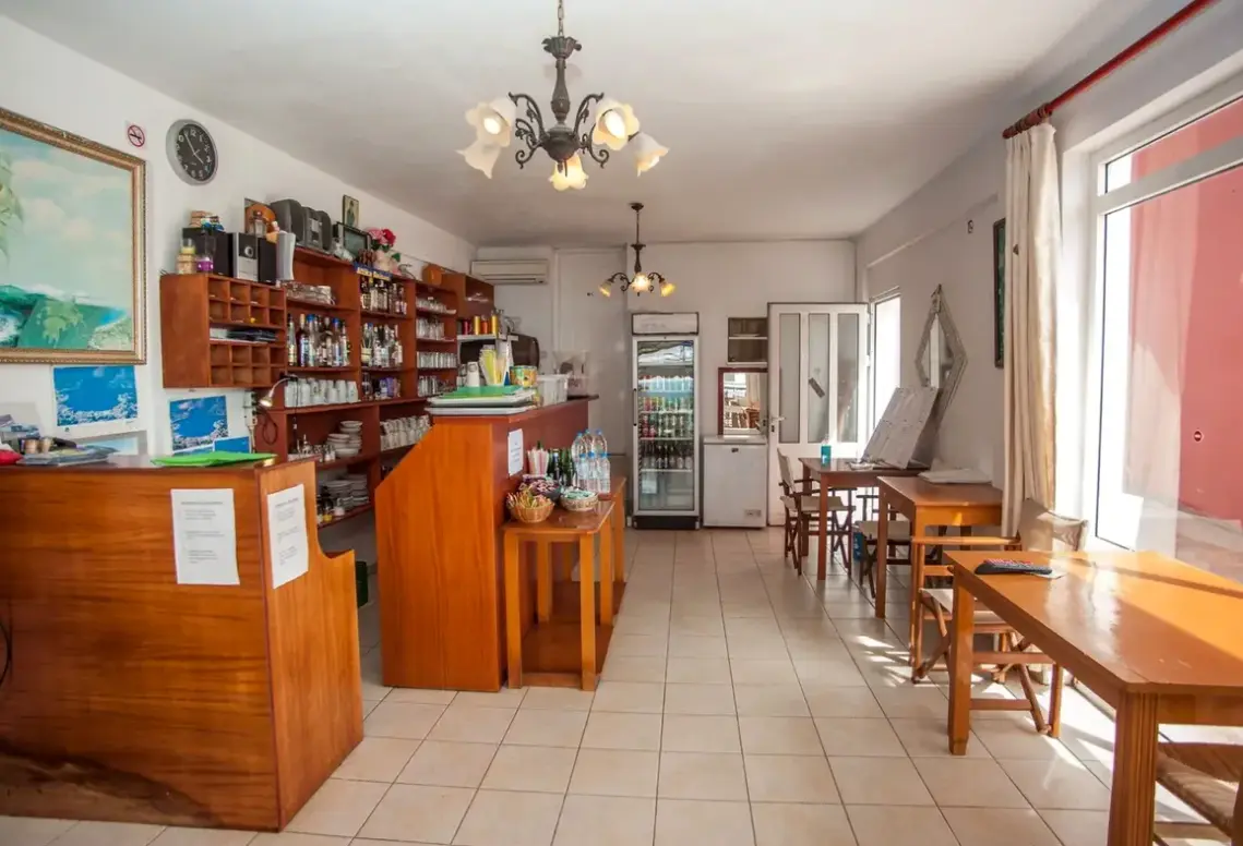 Restauracja i jedzenie w hotelu Agios Gerasimos Studios