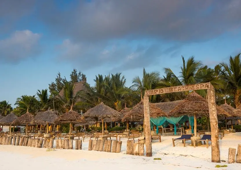 Plaża przy hotelu Ahg Waridi Beach
