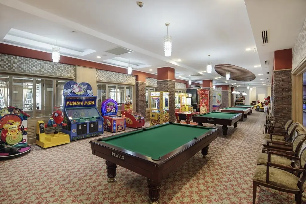 Alba Queen — ALBA QUEEN