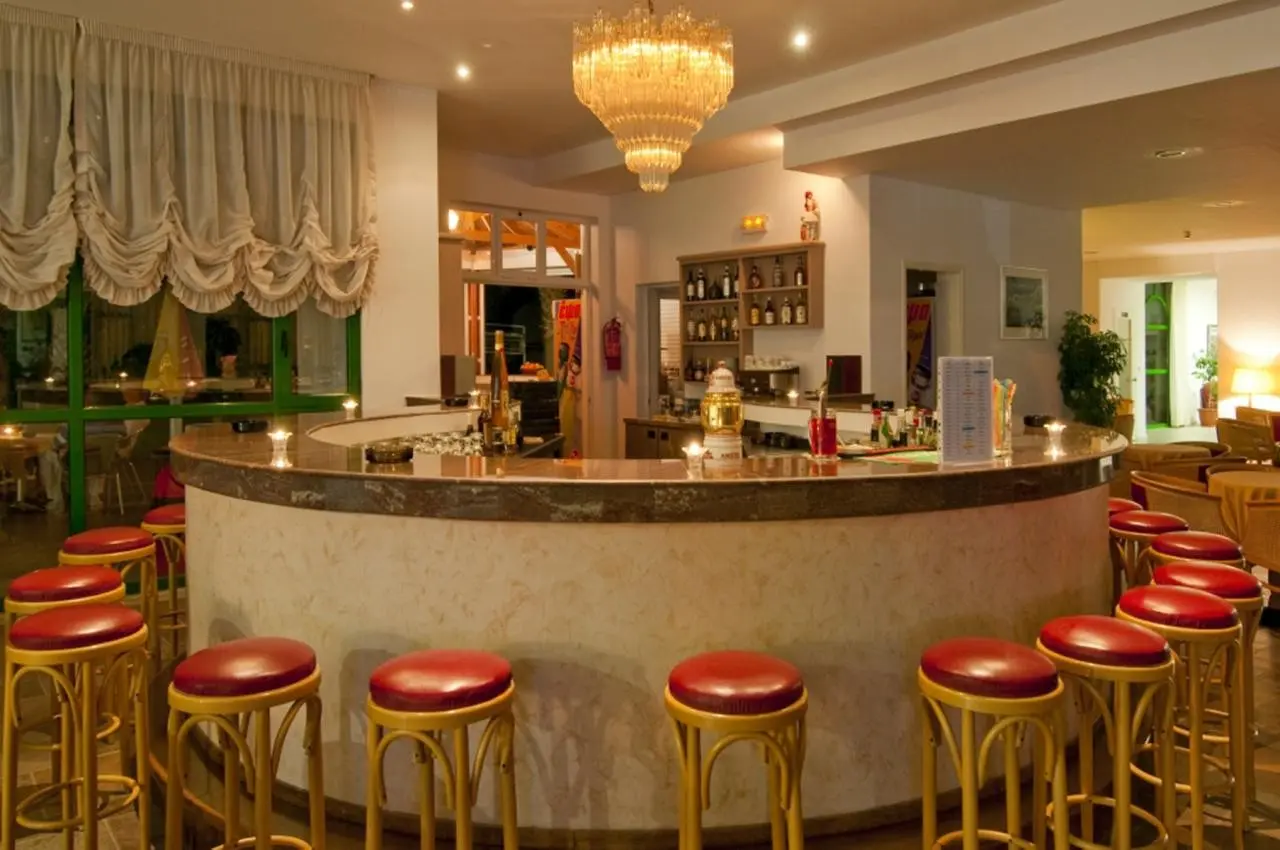 Alexandra Beach Hotel and Apartments — ALEXANDRA BEACH HOTEL AND APARTMENTS