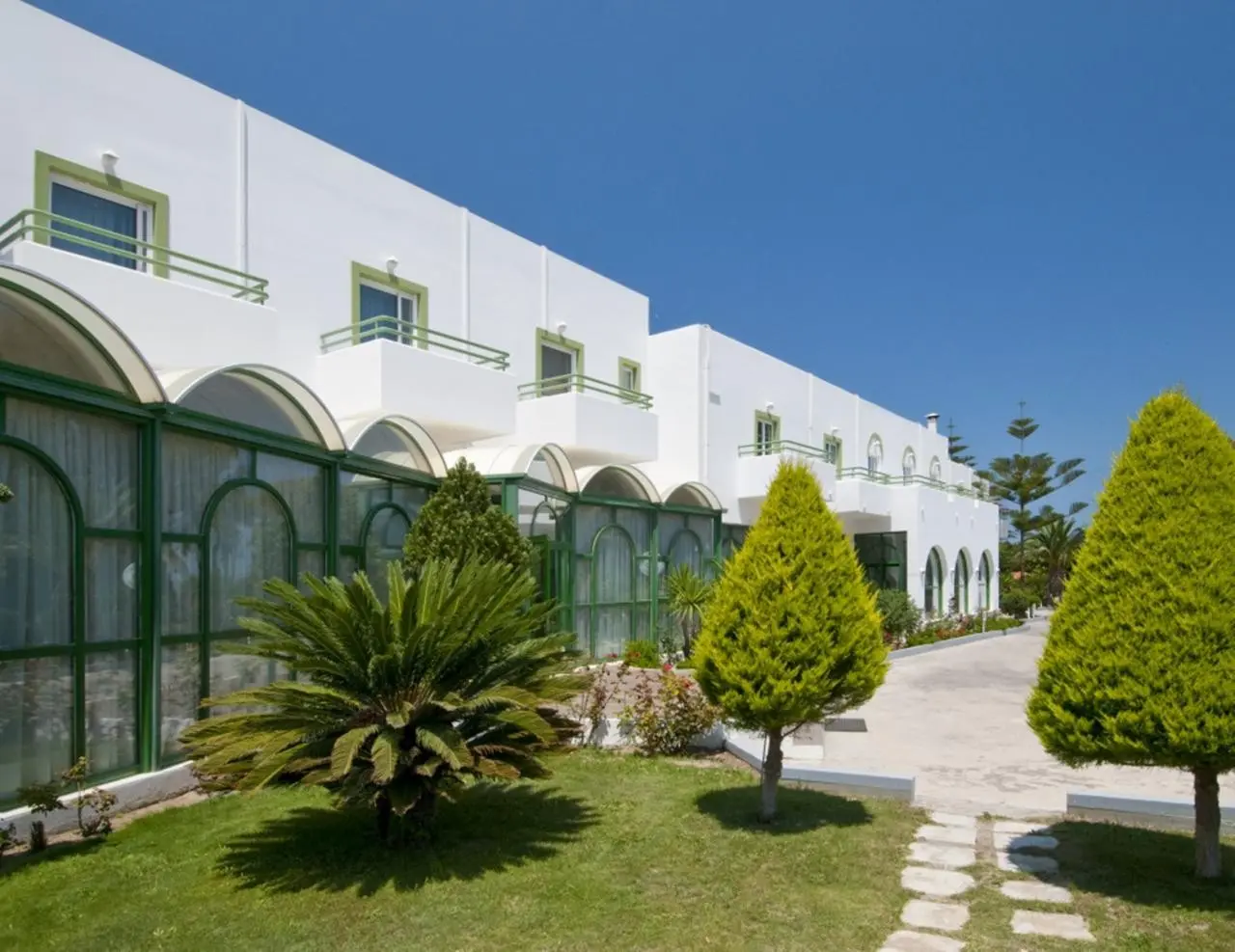 Alexandra Beach Hotel and Apartments — ALEXANDRA BEACH HOTEL AND APARTMENTS