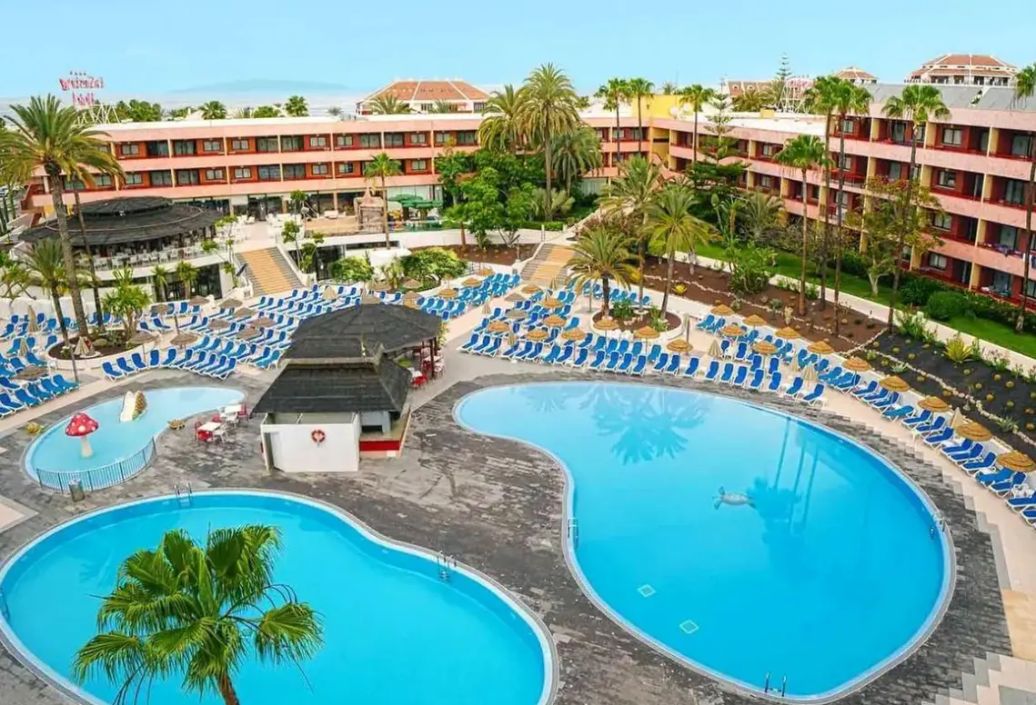 Basen w hotelu Alexandre Hotel La Siesta