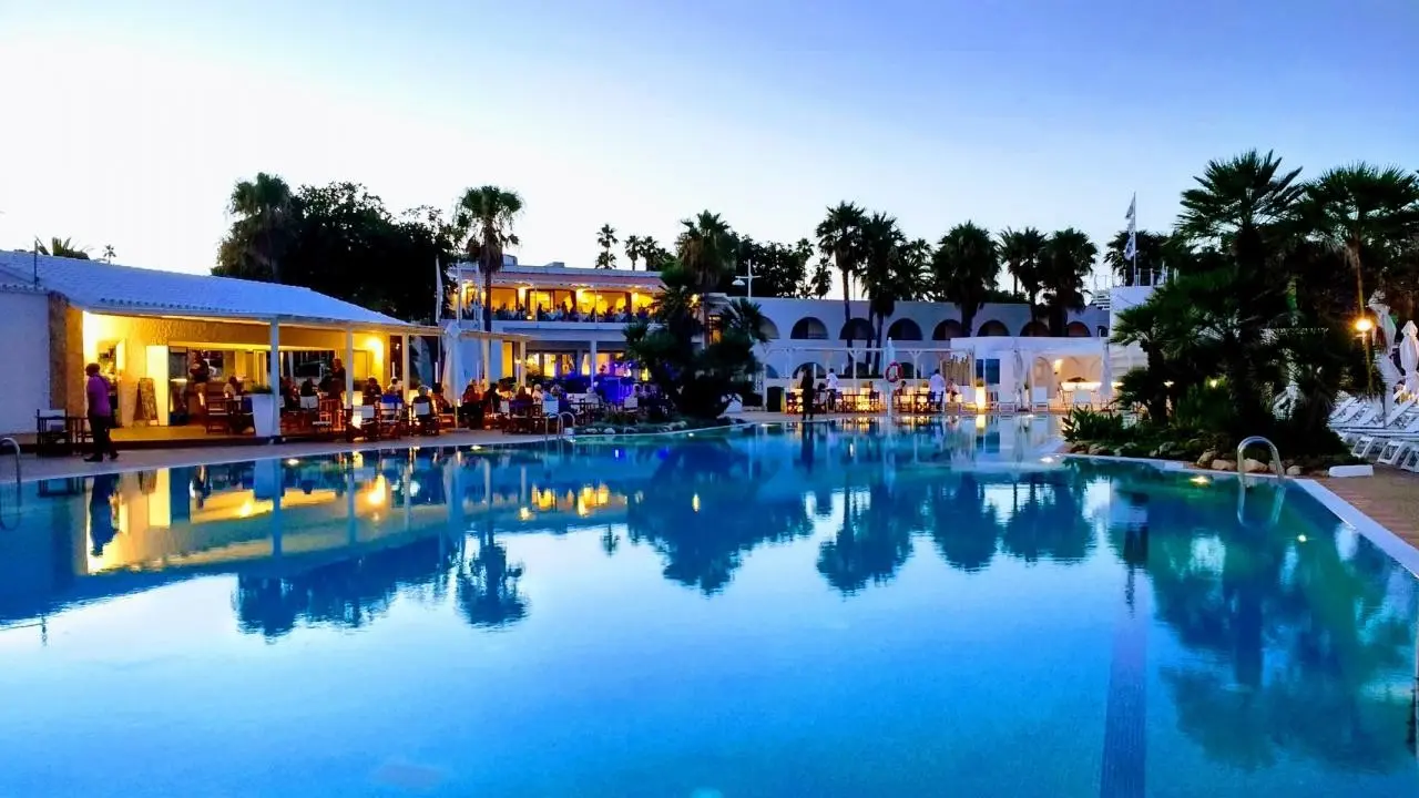 Basen w hotelu Aluasoul Menorca