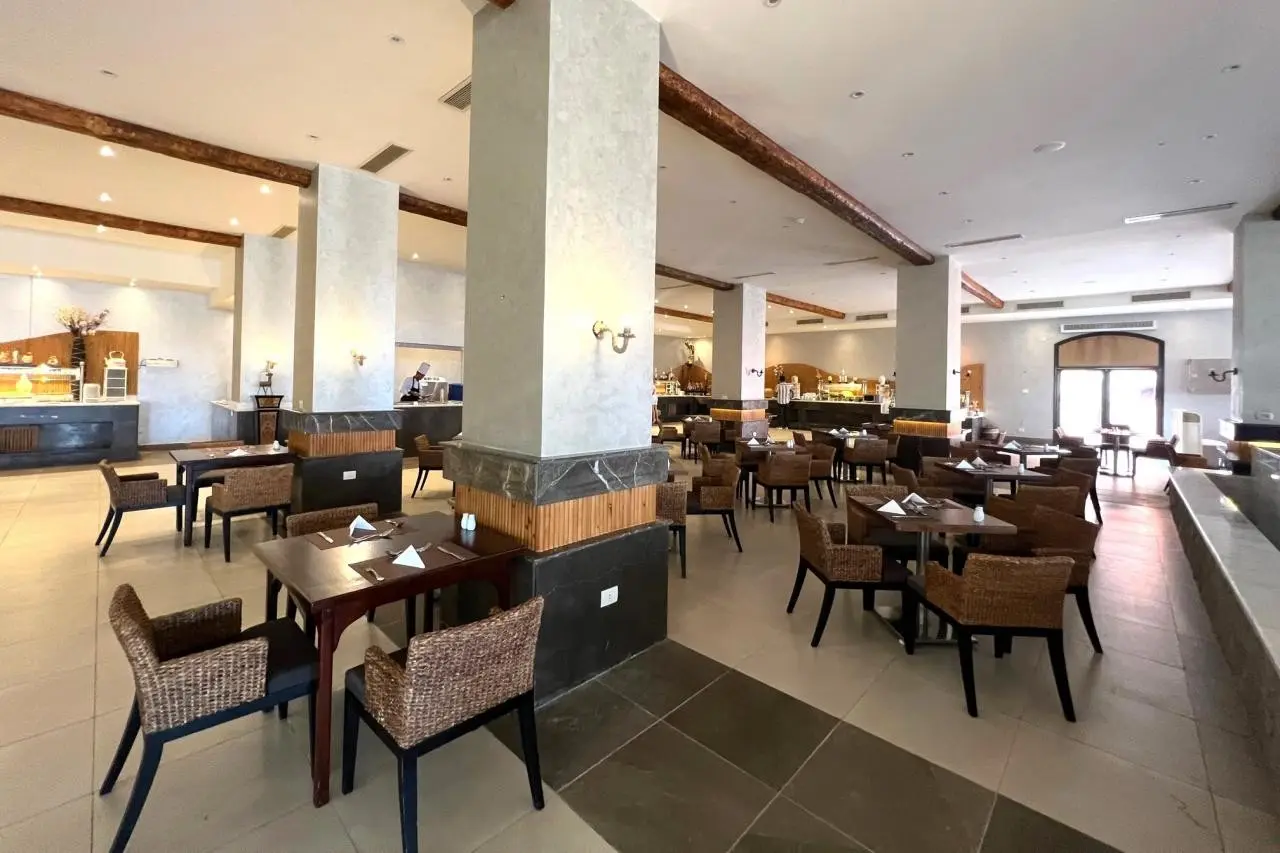 Restauracja i jedzenie w hotelu Amarina Jannah Resort & Aquapark