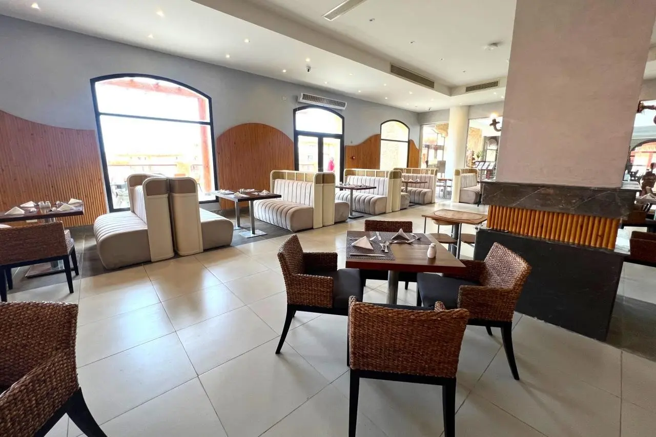 Restauracja i jedzenie w hotelu Amarina Jannah Resort & Aquapark