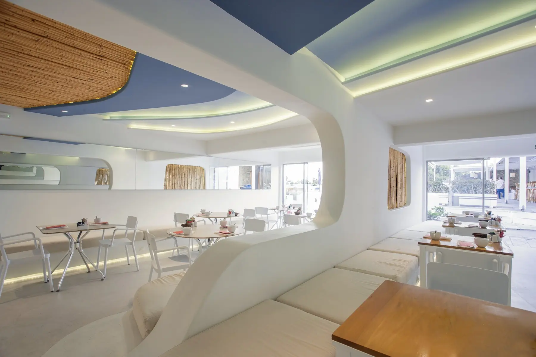 Restauracja i jedzenie w hotelu Andronikos Hotel