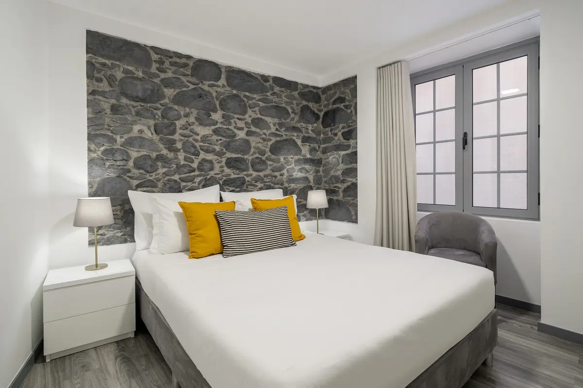 Apartamentos Funchal — APARTAMENTOS FUNCHAL