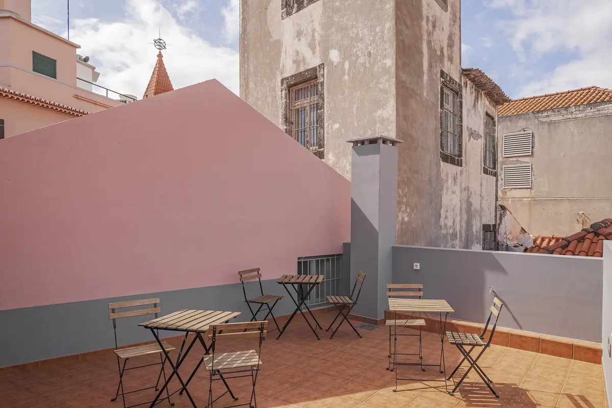 Apartamentos Funchal — APARTAMENTOS FUNCHAL