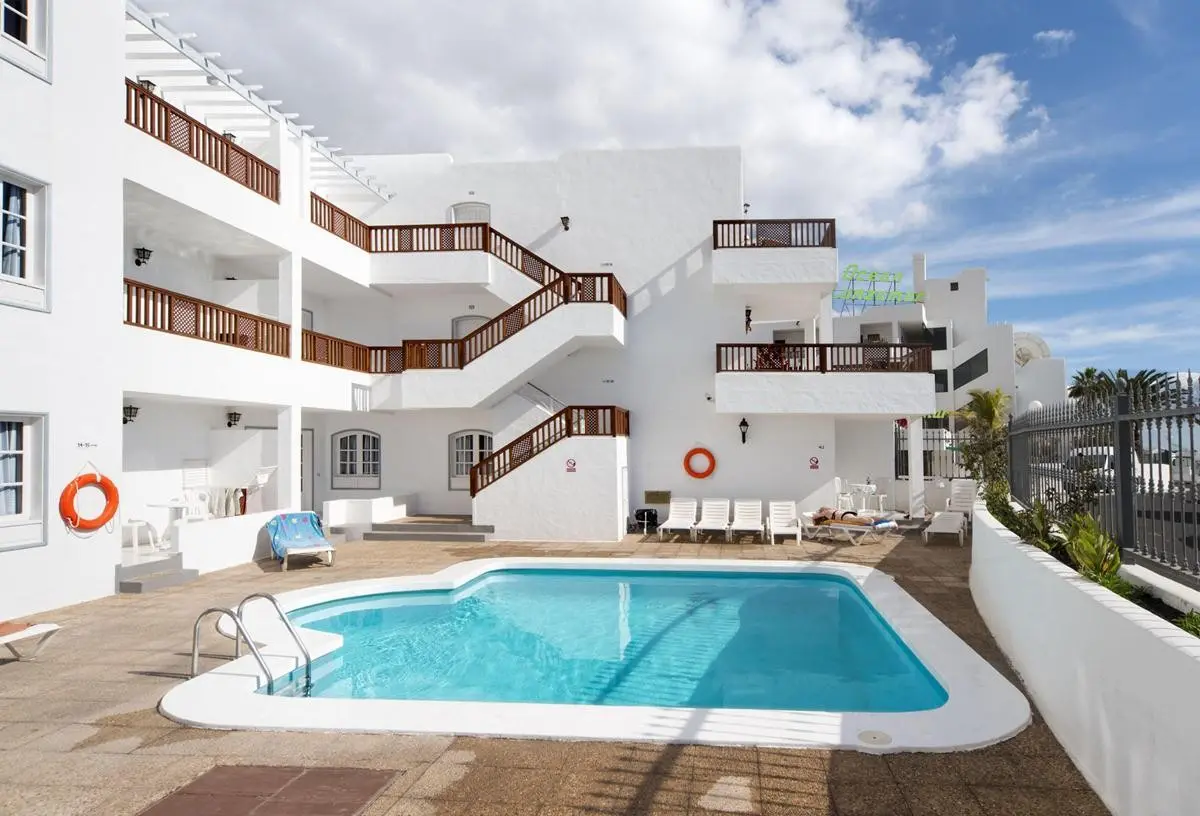 Basen w hotelu Apartamentos Vista Mar