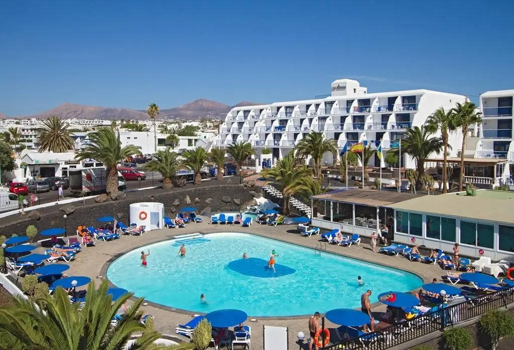 Aparthotel Los Hibiscos — LOS HIBISCOS