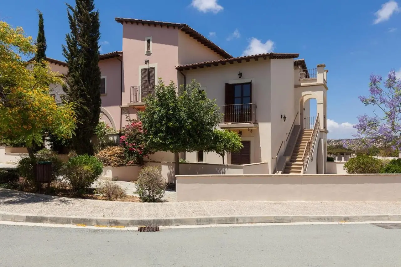 Aphrodite Hills Hotel — APHRODITE HILLS RENTALS (EX APHRODITE HILLS HOLIDAY RESIDENCES)