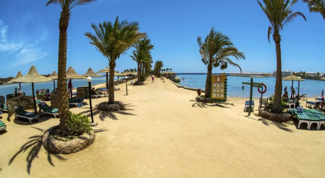 Plaża przy hotelu Arabia Azur Resort