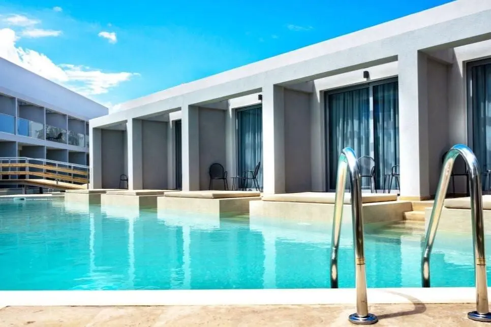 Basen w hotelu Arion Green Riviera