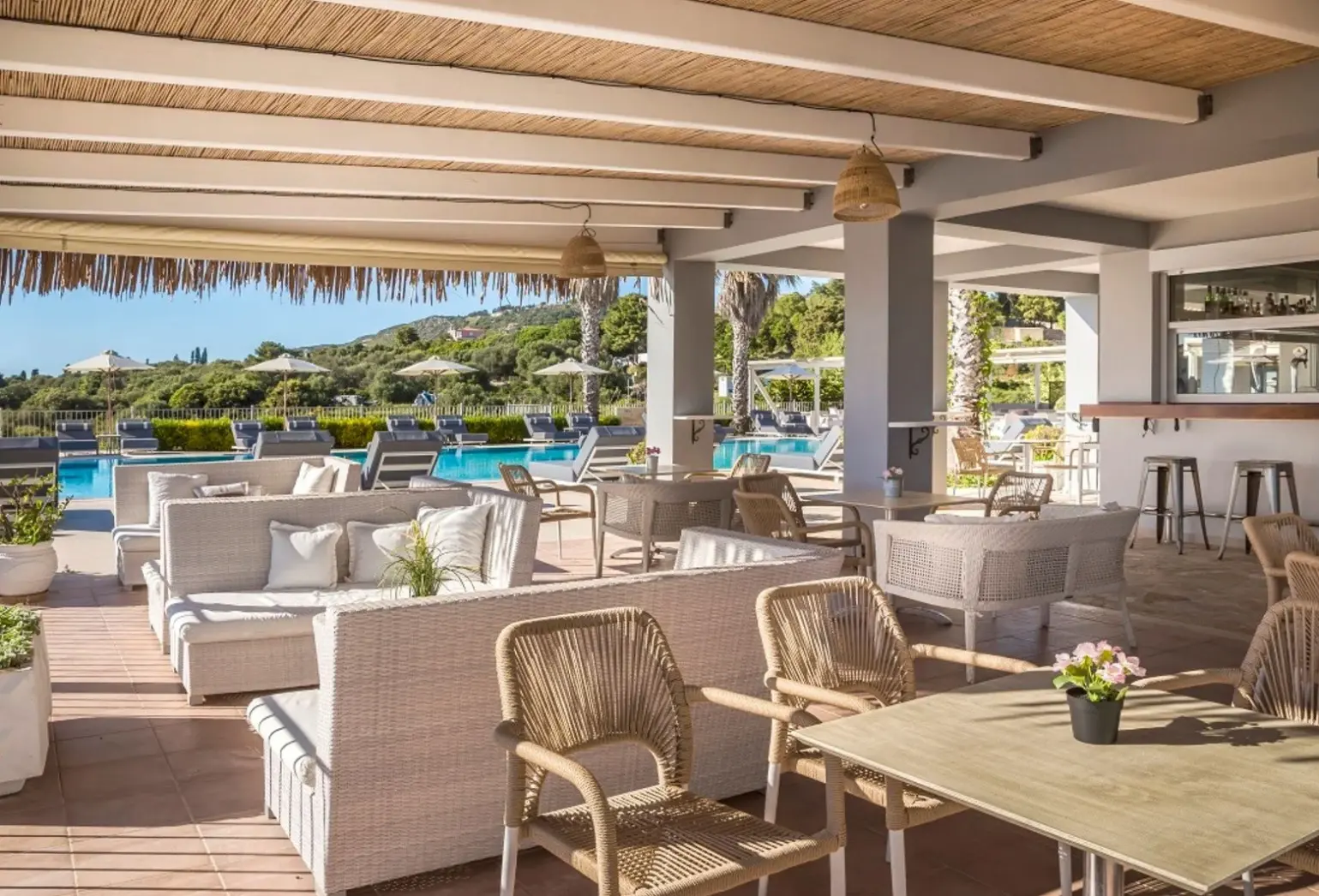 Basen w hotelu Astra Village Hotel & Spa