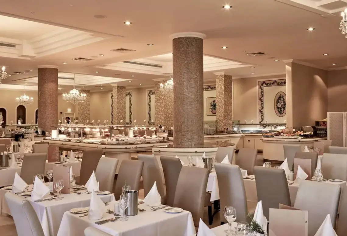 Restauracja i jedzenie w hotelu Atlantica Bay