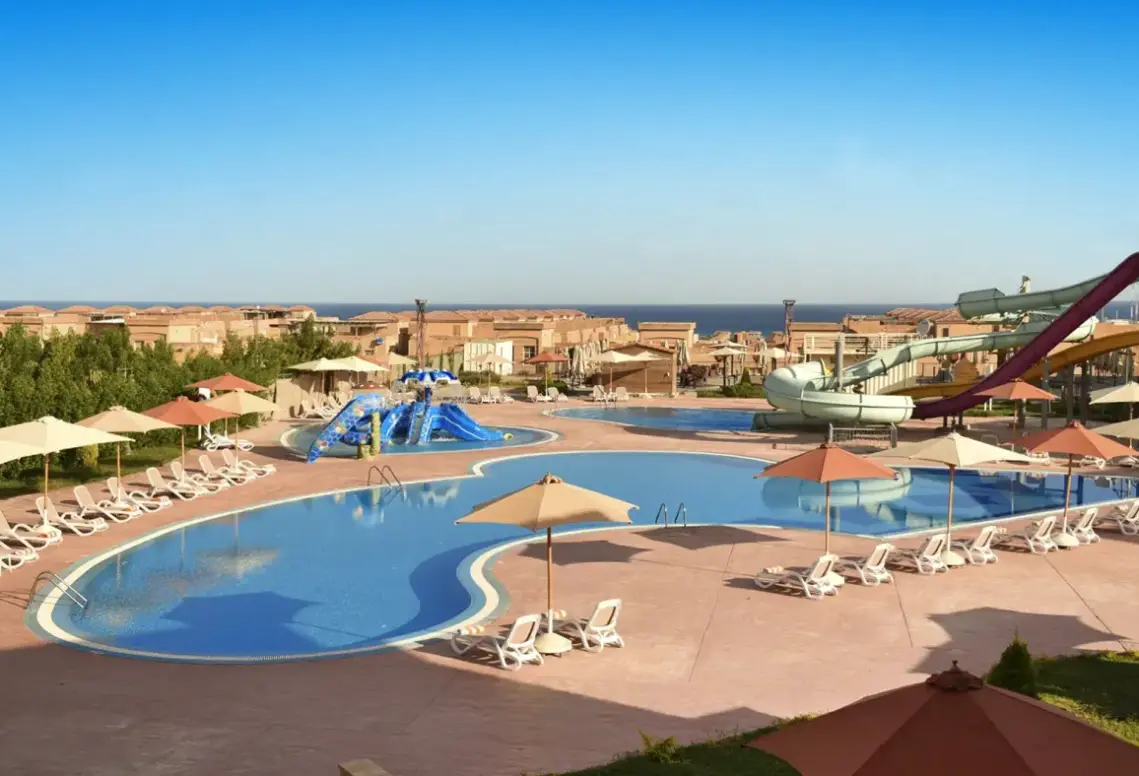 Basen w hotelu Aura Resort Sidi Abd El-Rahman