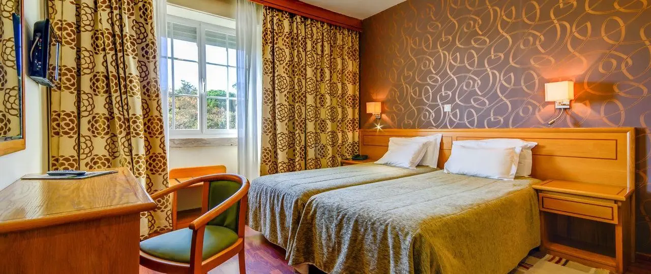 Avenida Park — AVENIDA PARK