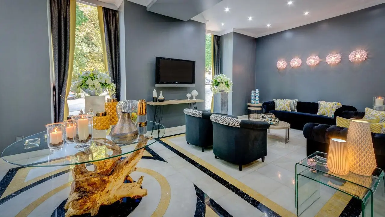 Avenida Park — AVENIDA PARK