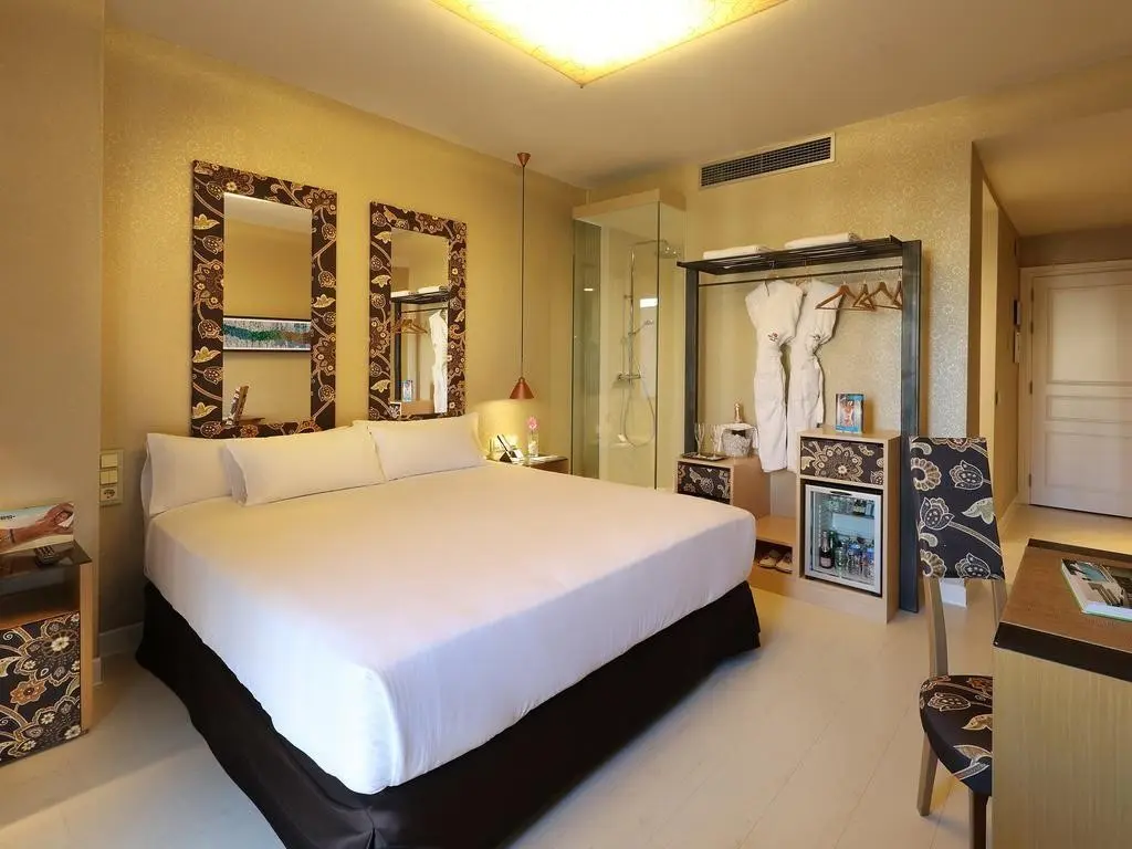Axel Hotel Barcelona and Urban Spa Adults Only — AXEL HOTEL BARCELONA AND URBAN SPA ADULTS ONLY