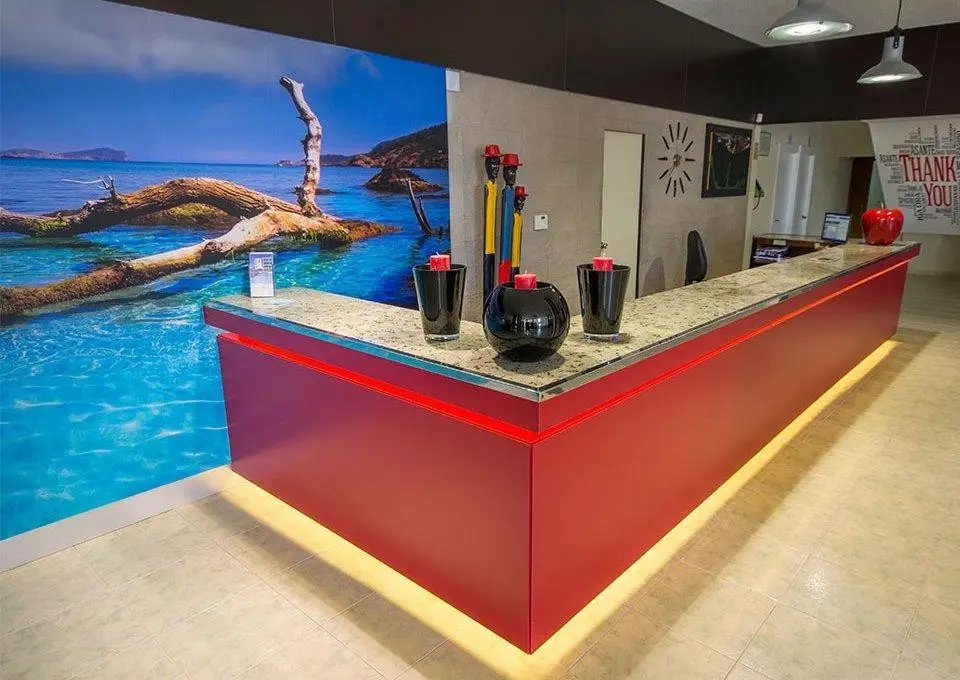 Lobby hotelu Azuline Pacific Hotel