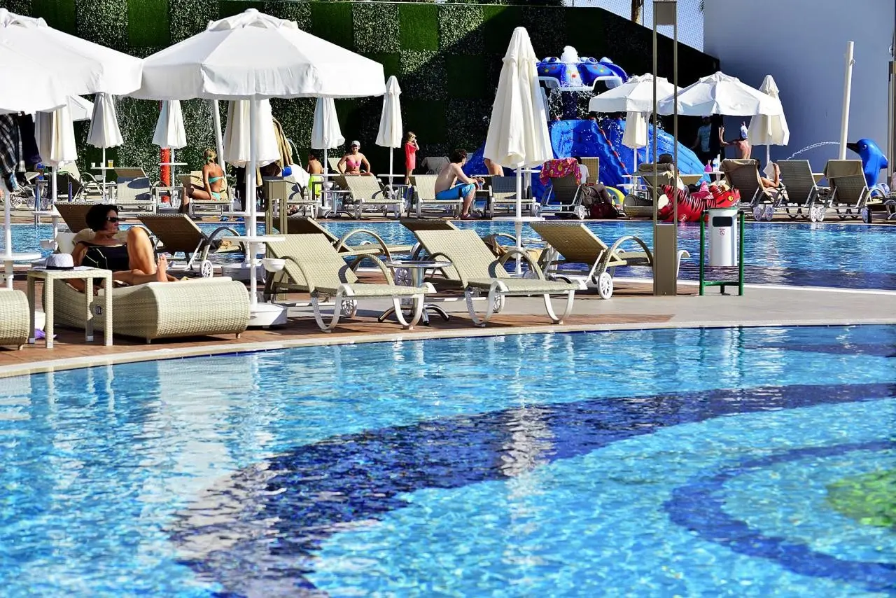 Azura Deluxe — AZURA DELUXE