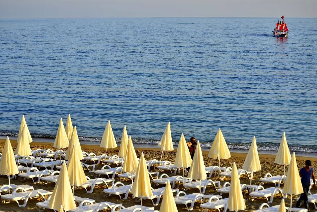 Azura Deluxe — AZURA DELUXE