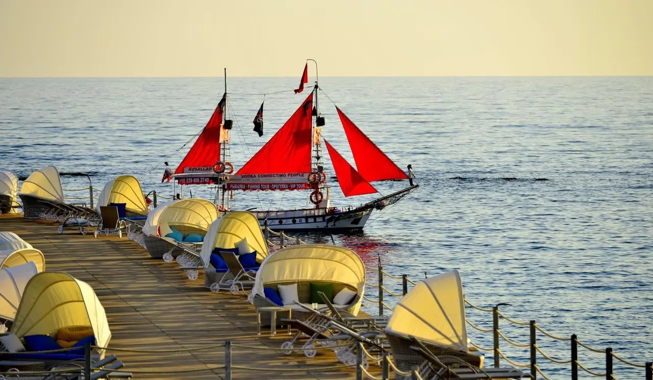 Azura Deluxe — AZURA DELUXE