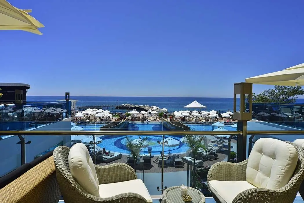 Azura Deluxe — AZURA DELUXE