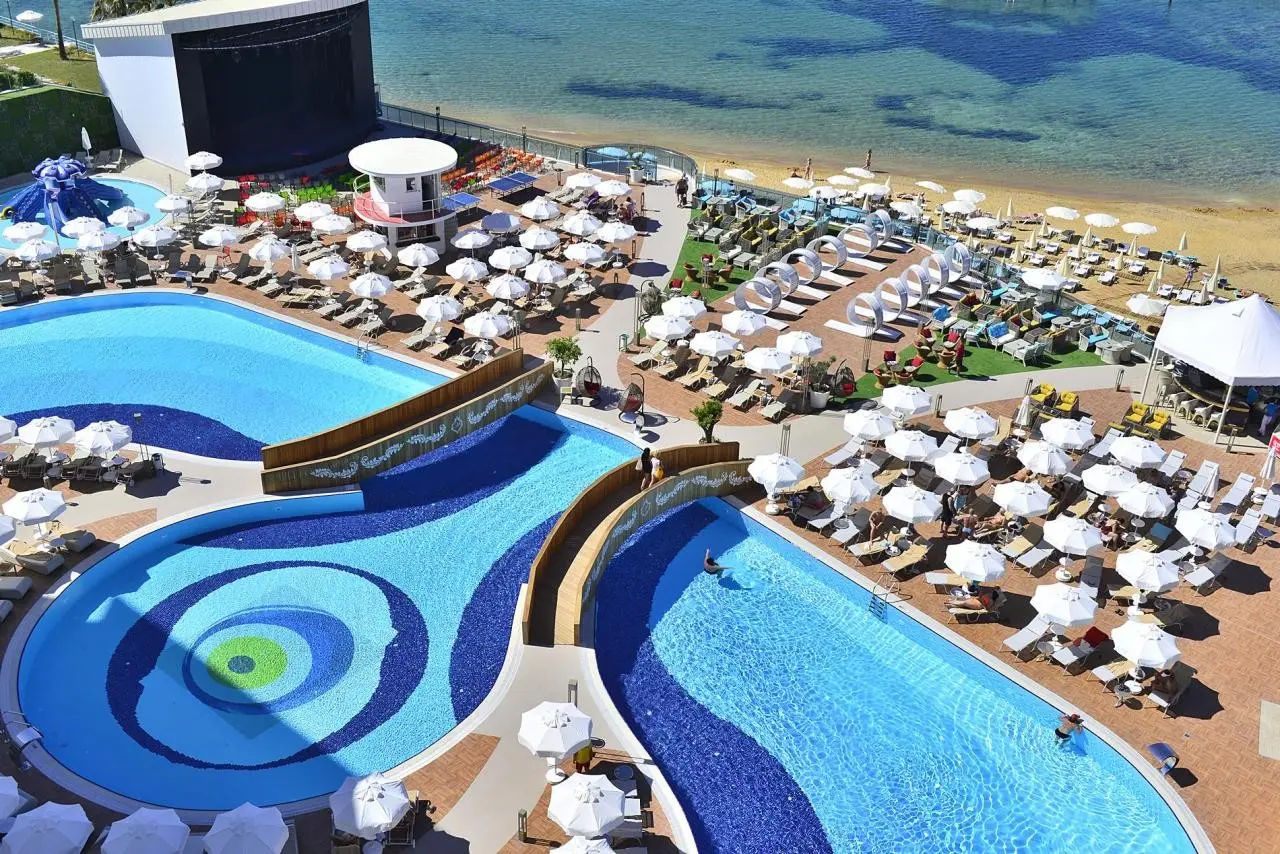 Azura Deluxe — AZURA DELUXE