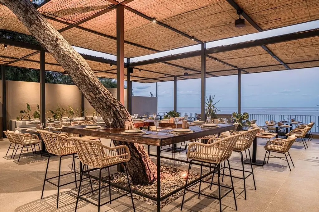 Balmy Beach Resort — BALMY BEACH RESORT