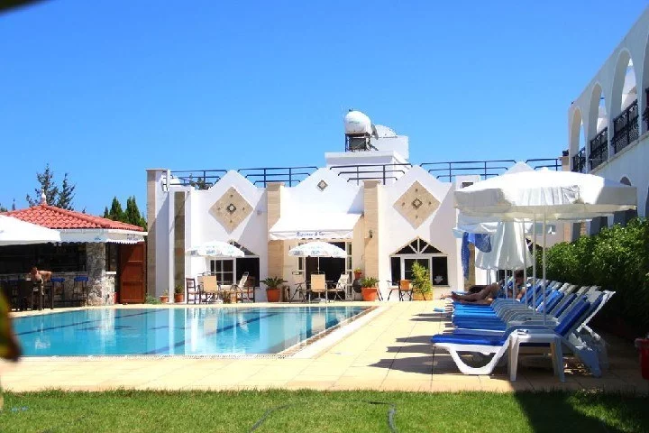 Hotel Bare Hill Holiday Village