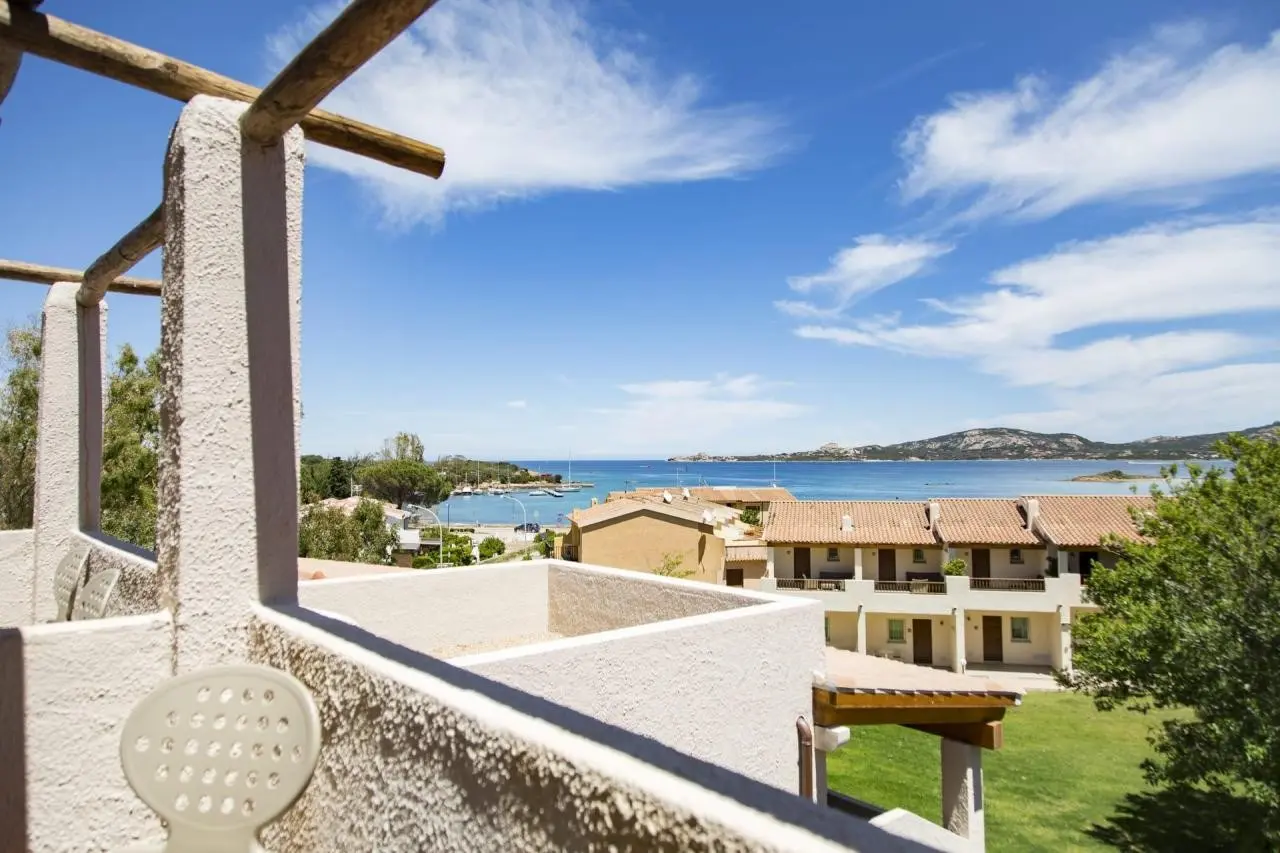 Blu Hotel Laconia Village — BLU HOTEL LACONIA VILLAGE