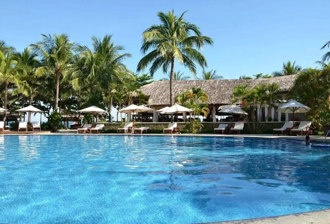 Basen w hotelu Blue Ocean Resort