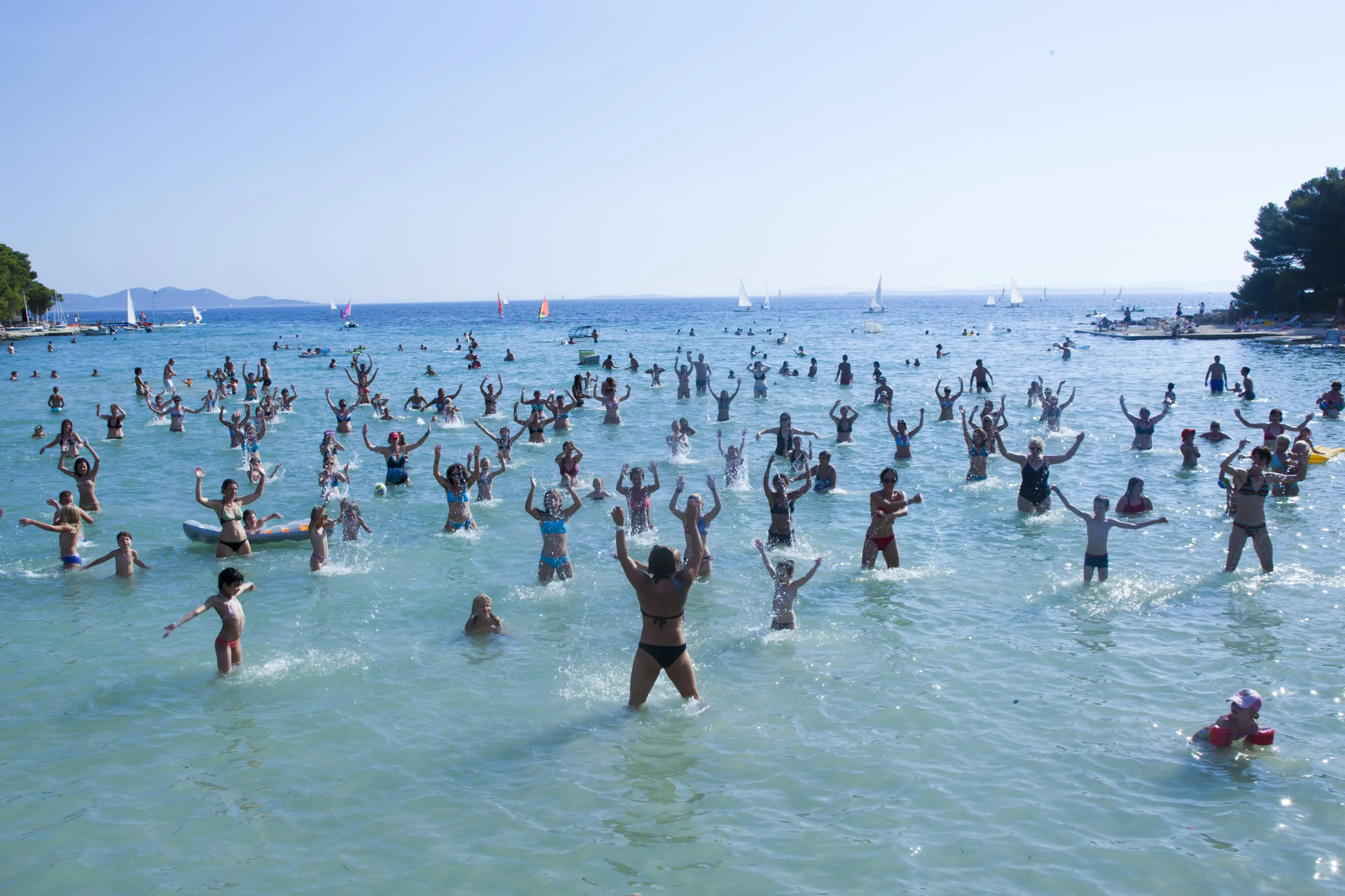 Plaża przy hotelu Bungalows Pine Beach Pakostane
