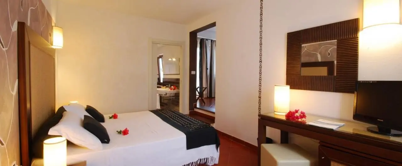 Cala Rosa Club Hotel — CALA ROSA CLUB