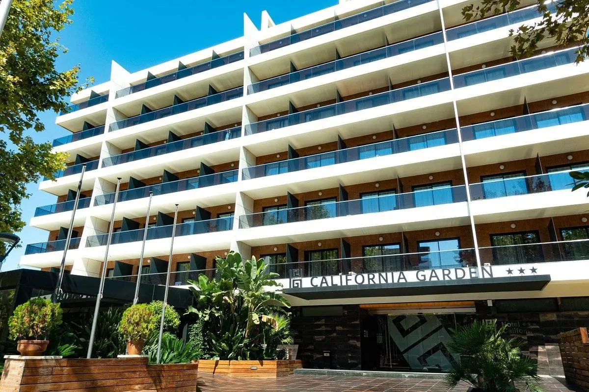 California Garden — CALIFORNIA GARDEN