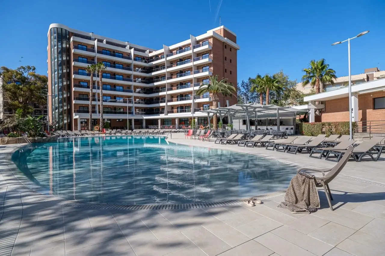 California Garden — CALIFORNIA GARDEN