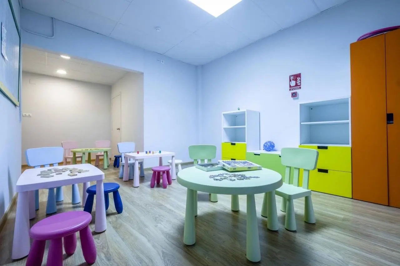 California Garden — CALIFORNIA GARDEN