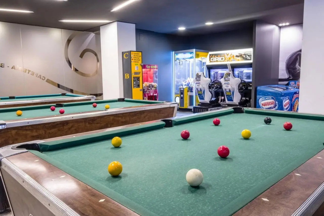 California Garden — CALIFORNIA GARDEN