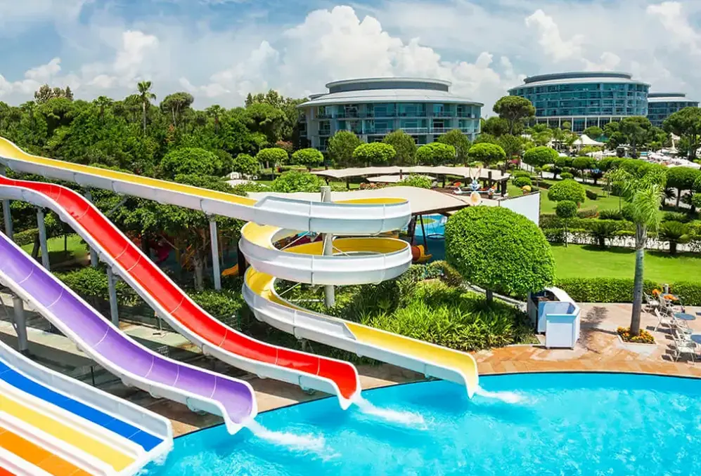 Basen w hotelu Calista Luxury Resort