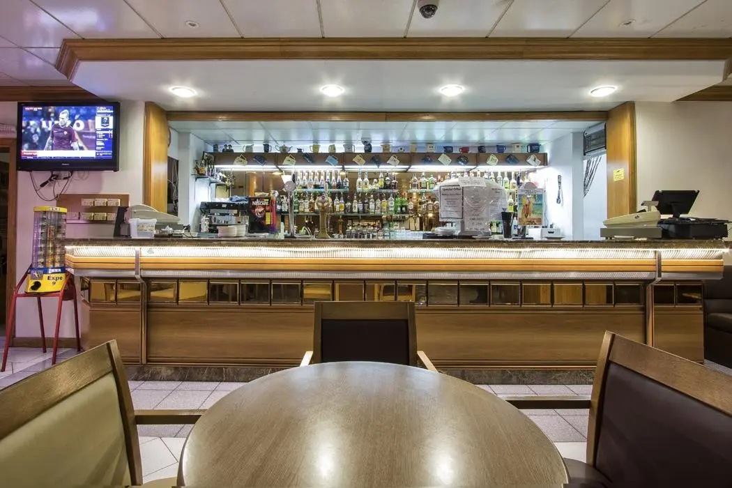 Canifor Hotel — CANIFOR