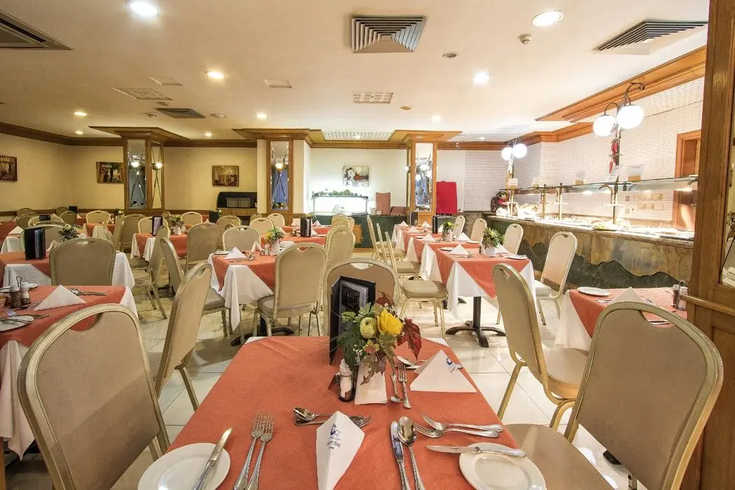 Canifor Hotel — CANIFOR