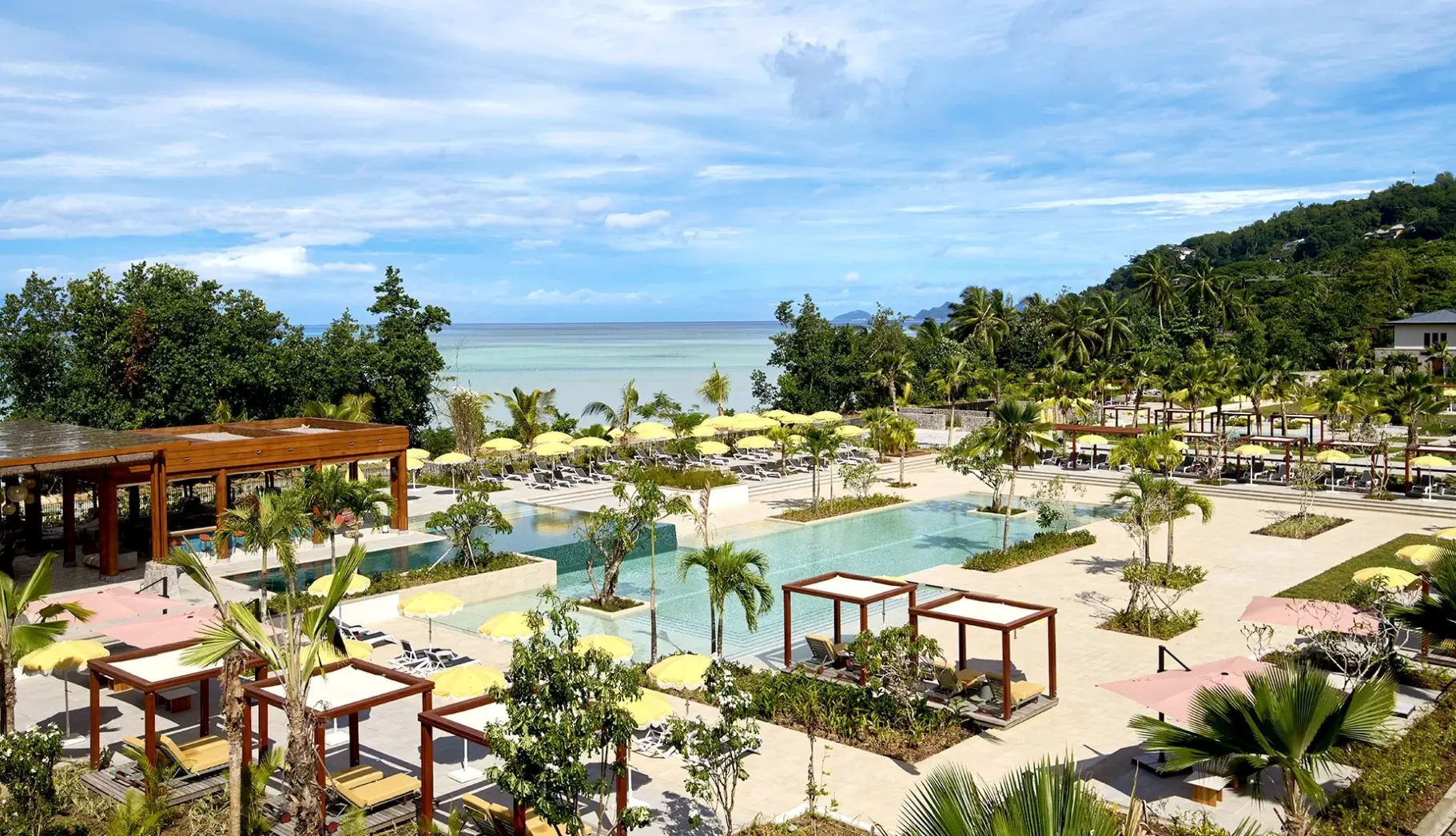 Basen w hotelu Canopy by Hilton Seychelles Resort