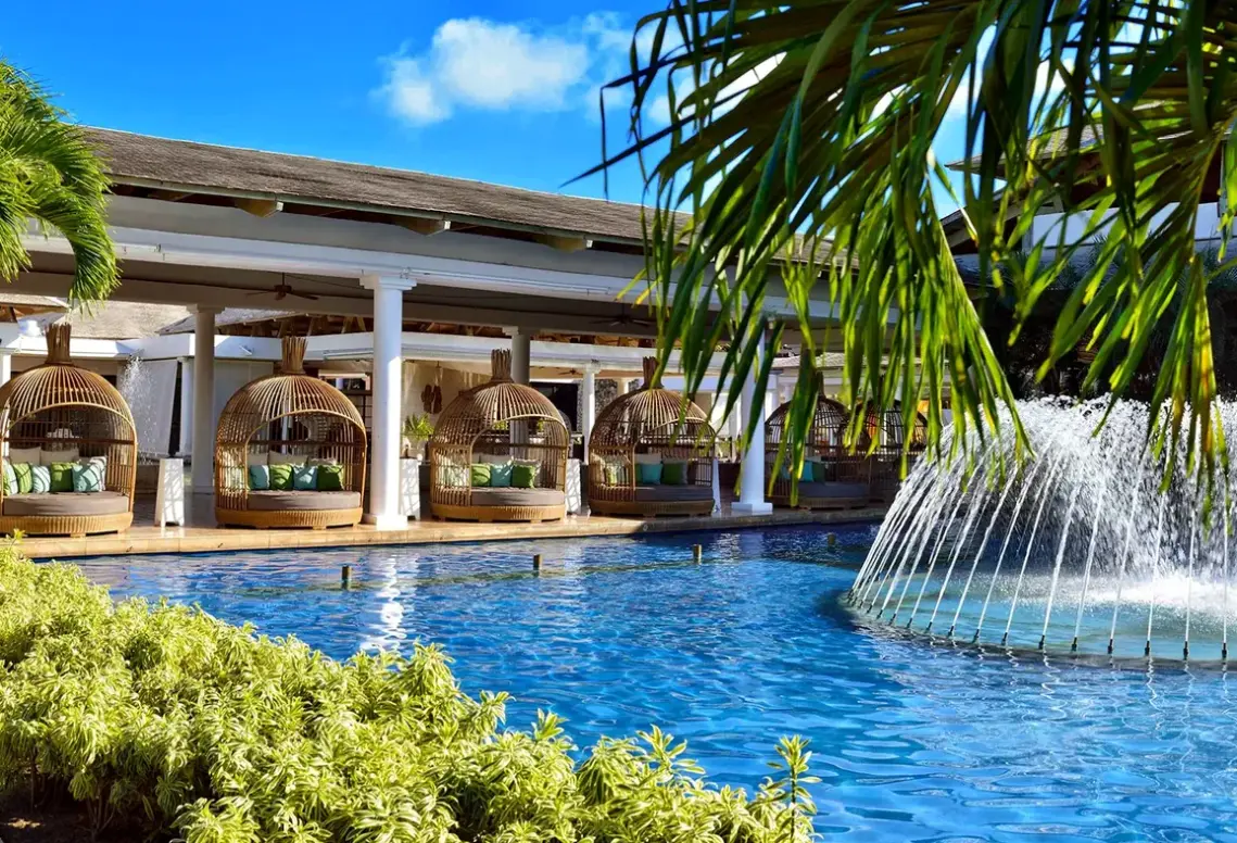 Basen w hotelu Catalonia Bavaro Beach Golf & Casino Resort