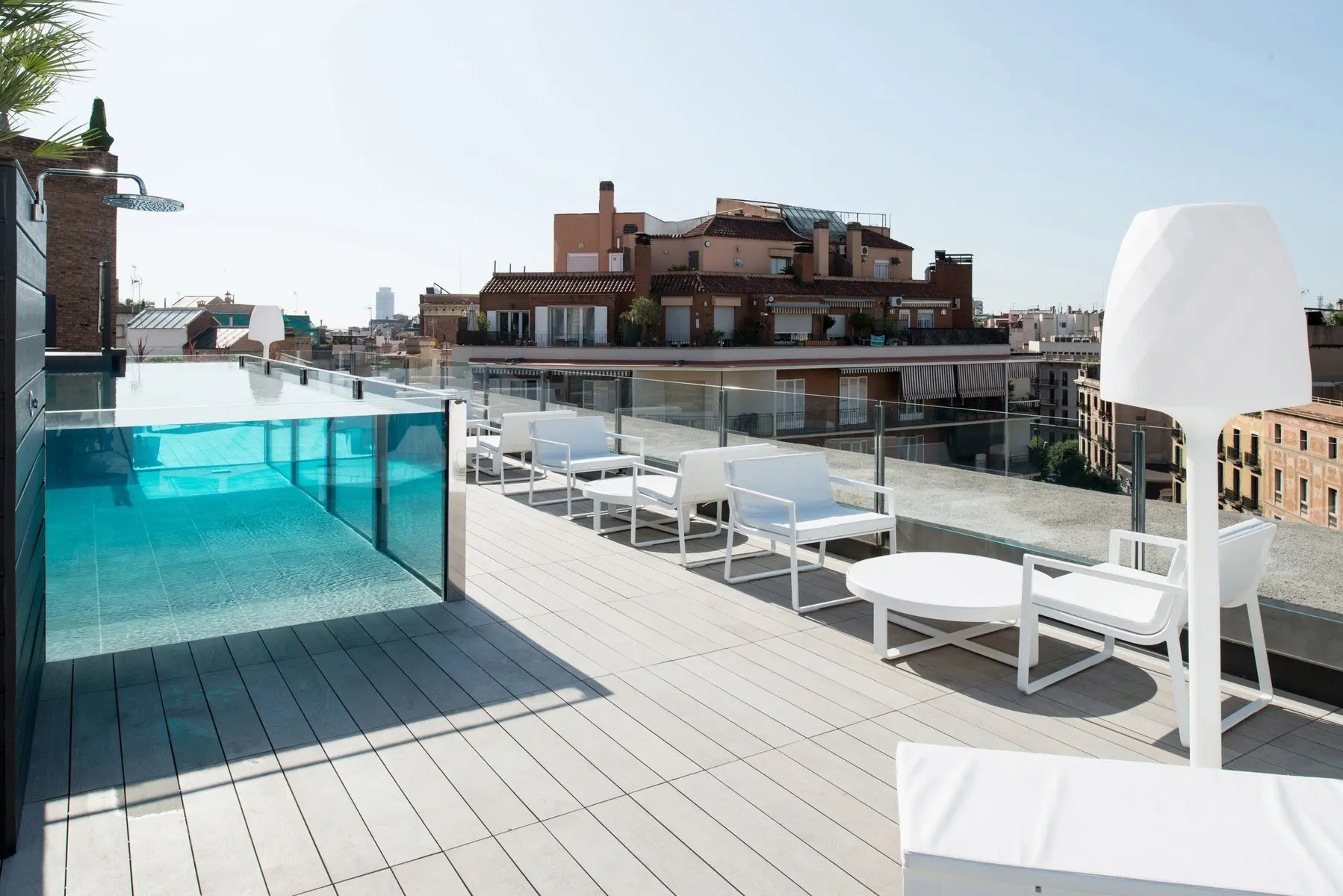 Basen w hotelu Catalonia Eixample 1864